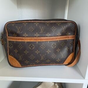 Louis Vuitton trocodero in Monogram